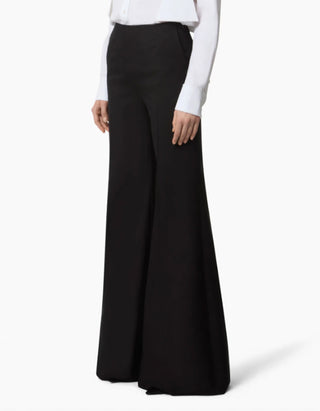 Ausgestellte Woll-Hose