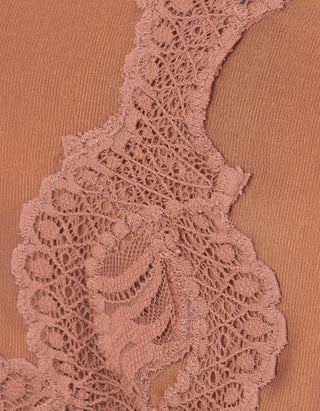 Spitzen-Longsleeve mit Satindetails