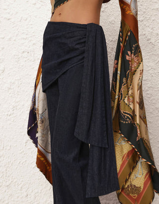 Flare-Leg Jeans Valiant mit asymmetrischem Binde-Detail