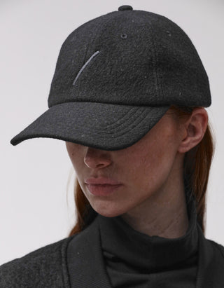 Woll-Cap mit Stickerei