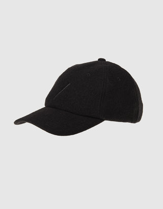 Woll-Cap mit Stickerei