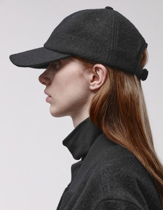 Woll-Cap mit Stickerei