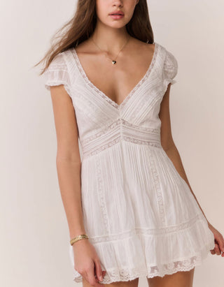 Mini-Kleid Edena mit Spitzen-Details