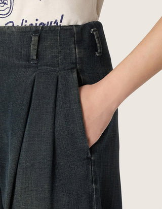 Wide Leg Jeans mit Bundfalten