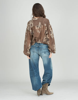 Gemusterte Bluse mit Perlen-Bändern