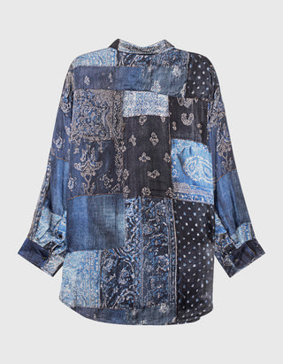 Oversize Seiden-Bluse im Bandana Design