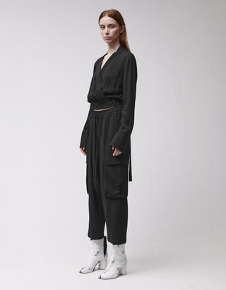 Wickelbluse mit Bindedetail