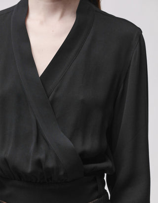 Wickelbluse mit Bindedetail