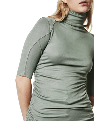 Slim-Fit Shirt mit Raffungen