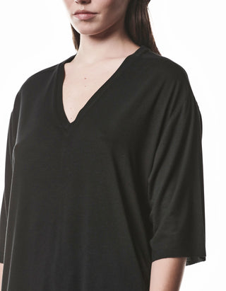 V-Neck T-Shirt Relaxed mit Seidenanteil