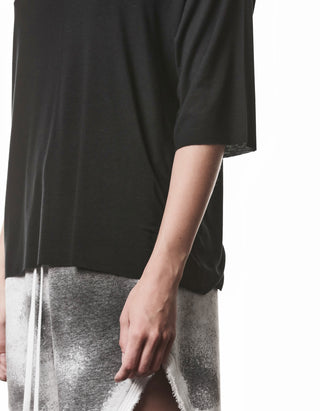 V-Neck T-Shirt Relaxed mit Seidenanteil