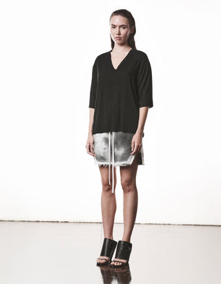 V-Neck T-Shirt Relaxed mit Seidenanteil