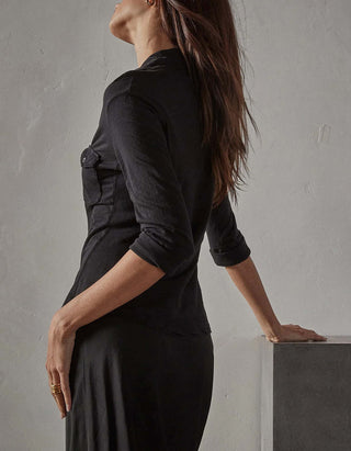 Taillierte Jersey-Bluse mit Brusttaschen