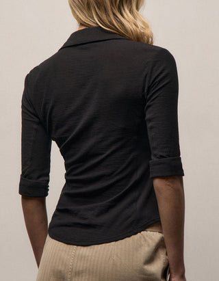 Taillierte Jersey-Bluse mit Brusttaschen