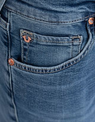 Washed-Out Jeans mit offenem Saum